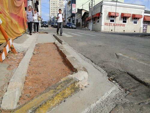 2011.11.17_-_urbanizao_rua_francisco_glicerio_-_sobras_2